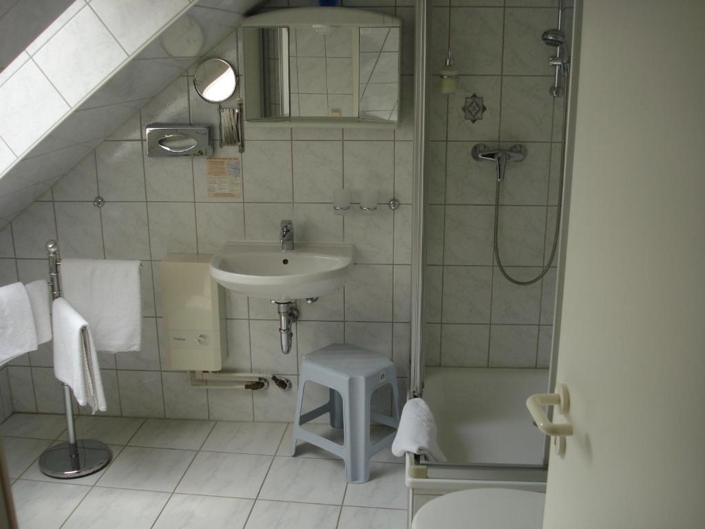 Hotel Bierstuebl Зангерхаузен Стая снимка